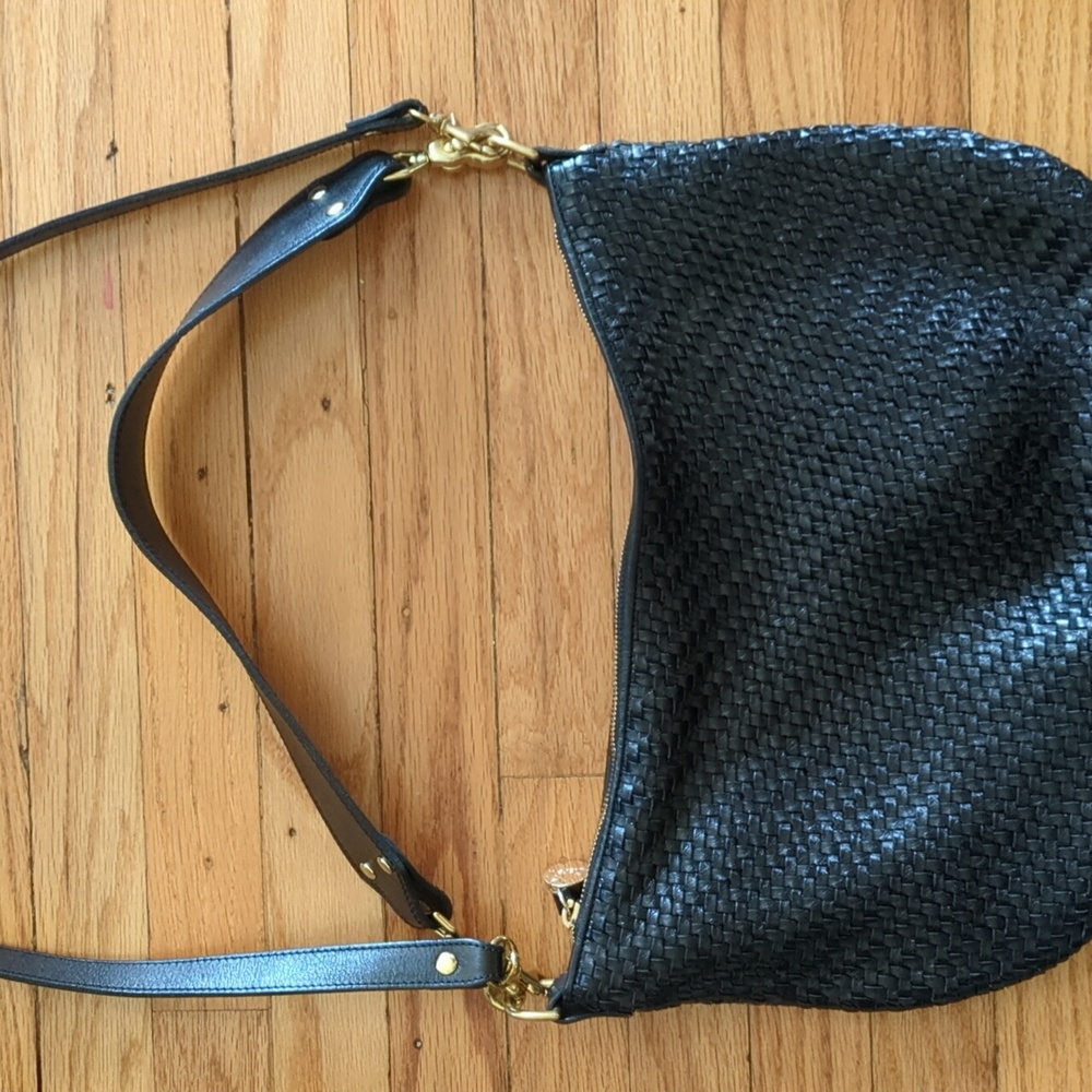Clare V. Woven black moyen bag